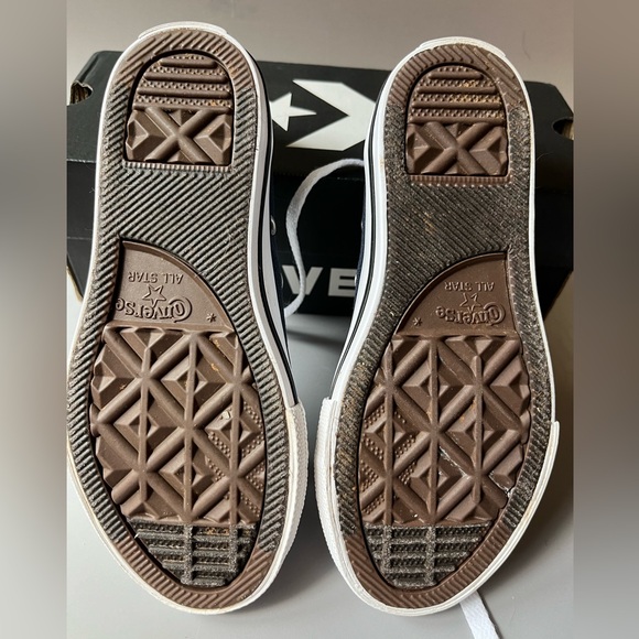 kids navy chucks | youth size 12 - Picture 5 of 7